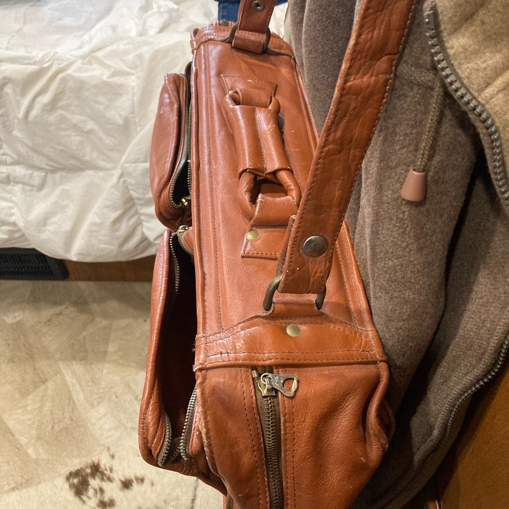 Vintage Brown Genuine Leather Bag Made In Columbia zippers pockets Men's Bag - Picture 13 of 15